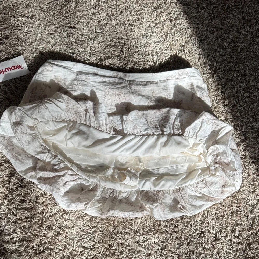 Love Tree Cream and Brown Skort